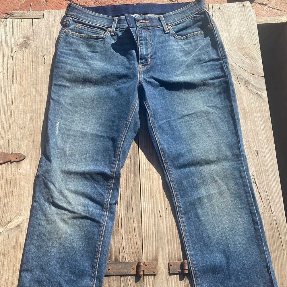 Women’s Levi’s 525 straight leg size 12